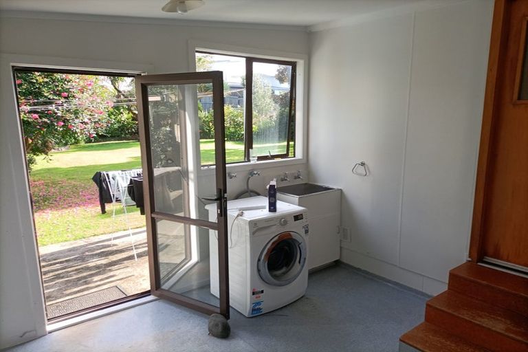 Photo of property in 8 Finch Street, One Tree Point, 0118