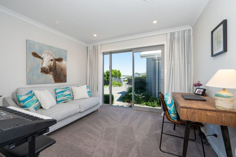 Photo of property in 7d Whakatomo Place, Havelock North, 4130