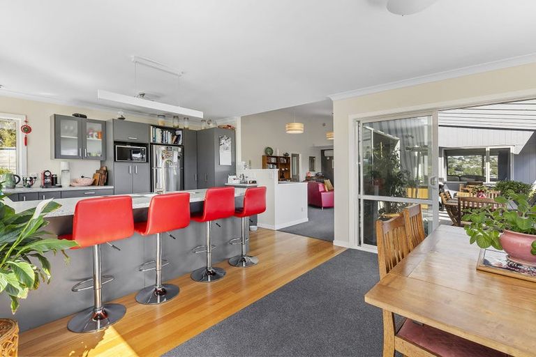 Photo of property in 7 Montserrat Place, Grenada Village, Wellington, 6037