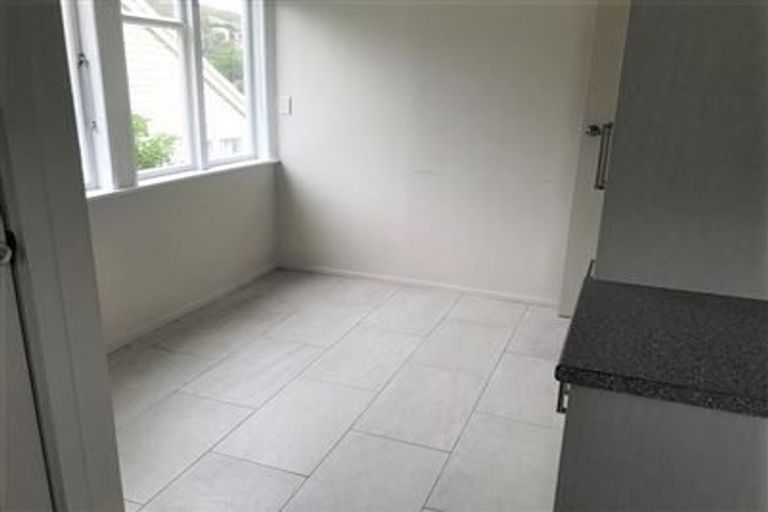 Photo of property in 16 Durham Street, Cannons Creek, Porirua, 5024