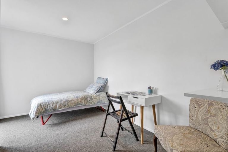 Photo of property in 57 Queens Road, Glen Avon, New Plymouth, 4312