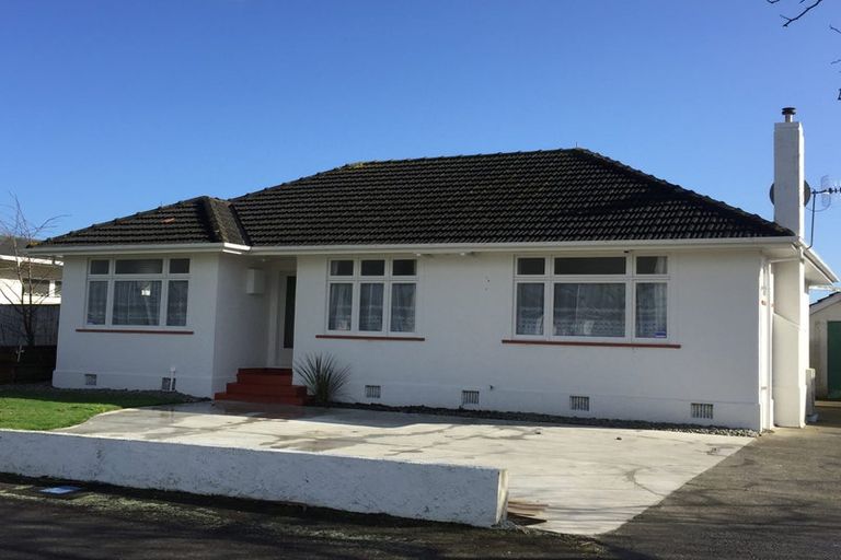 Photo of property in 15 Aberdeen Avenue, Takaro, Palmerston North, 4412