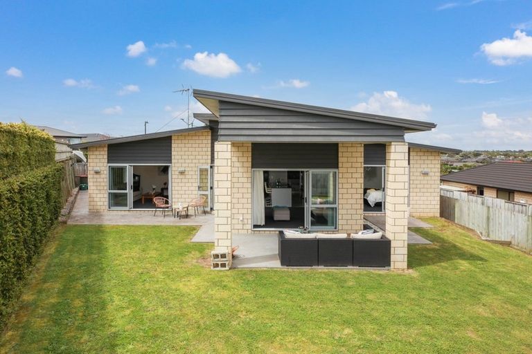 Photo of property in 13 Castleton Way, Flagstaff, Hamilton, 3210