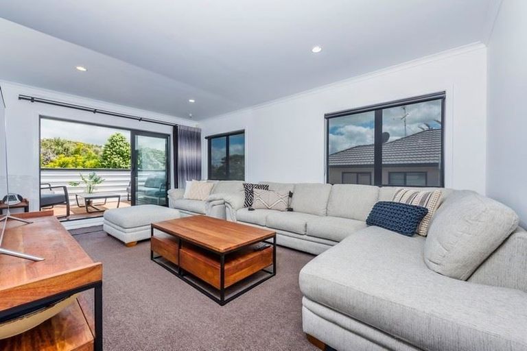 Photo of property in 11 Carnelian Court, Westgate, Auckland, 0614