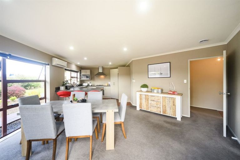 Photo of property in 40 Geneva Terrace, Kelvin Grove, Palmerston North, 4414