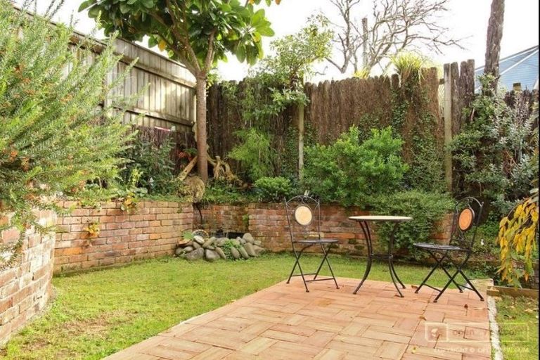 Photo of property in 327 Tukapa Street, Hurdon, New Plymouth, 4310