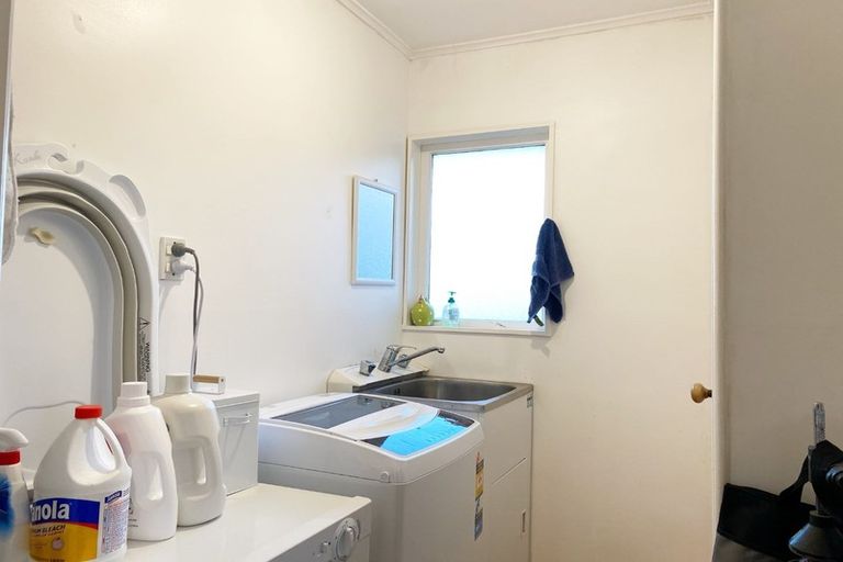 Photo of property in 43 Blease Street, New Lynn, Auckland, 0600