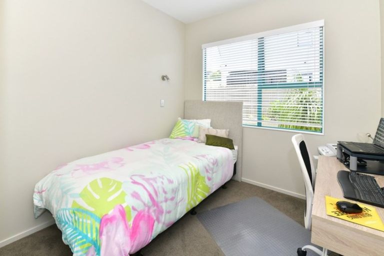 Photo of property in 12 Ascot Way, Orewa, 0931