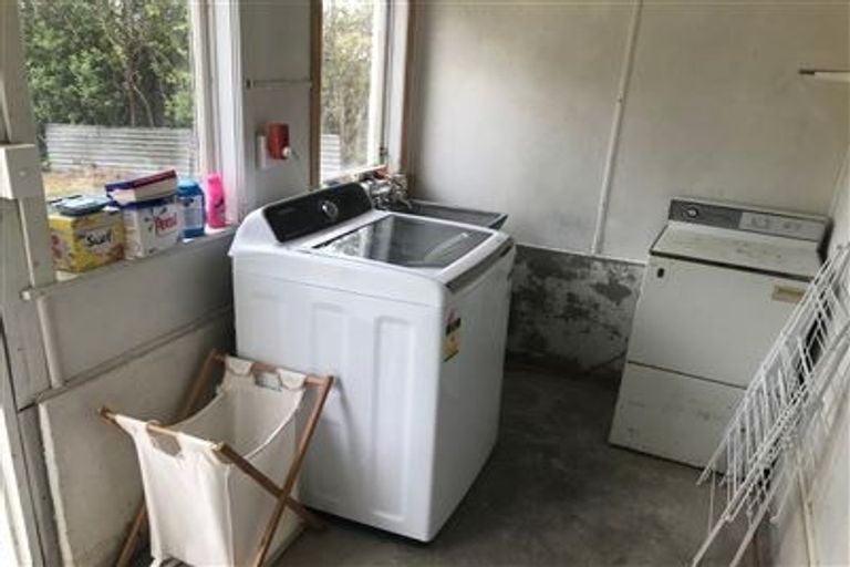 Photo of property in 44 Takapuwahia Drive, Takapuwahia, Porirua, 5022