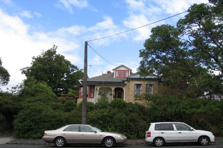 Photo of property in 164 Hinemoa Street, Birkenhead, Auckland, 0626