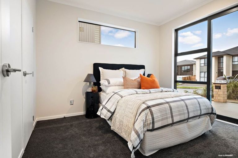 Photo of property in 24 Cooladawson Drive, Flat Bush, Auckland, 2019