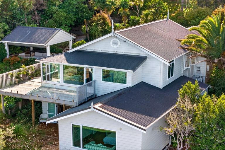 Photo of property in 8 Robertson Street, Russell, 0202