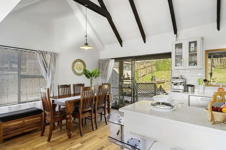 Photo of property in 13 Oaktree Avenue, Browns Bay, Auckland, 0630