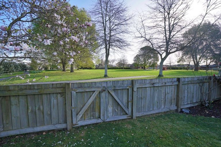 Photo of property in 35 Farringdon Avenue, Rototuna North, Hamilton, 3210