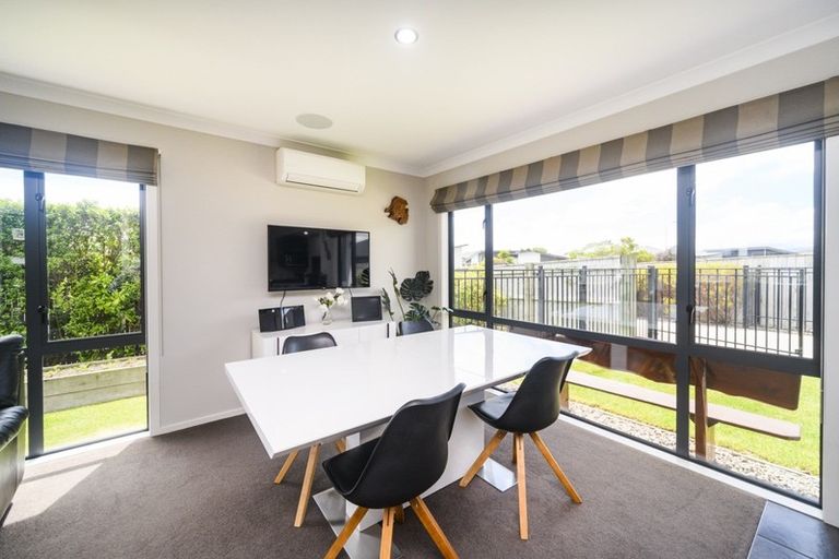 Photo of property in 48 Rosalie Terrace, Kelvin Grove, Palmerston North, 4414
