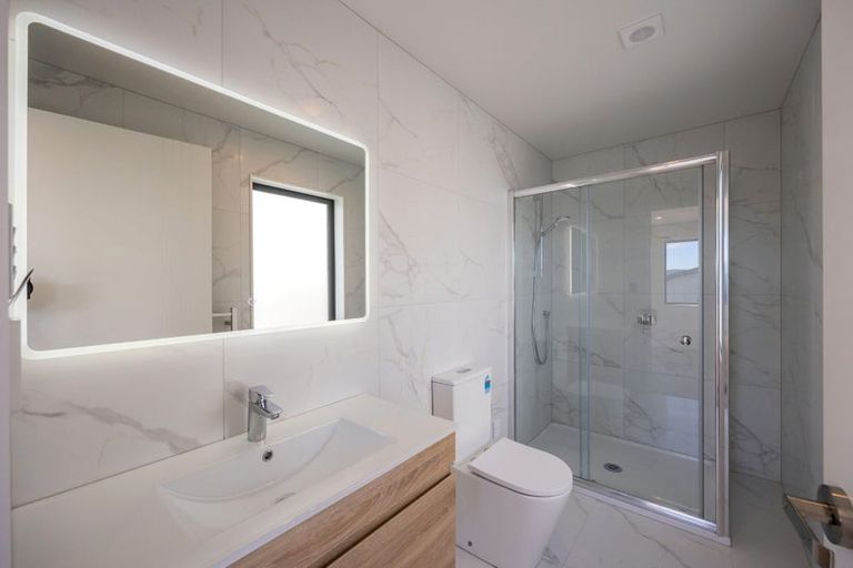 Photo of property in 4 Pohewa Road, Silverdale, 0932