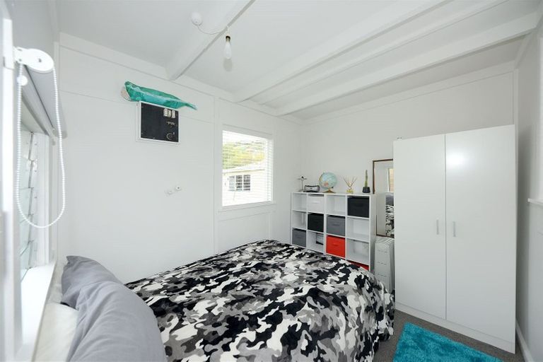 Photo of property in 45 Taupata Street, Redcliffs, Christchurch, 8081