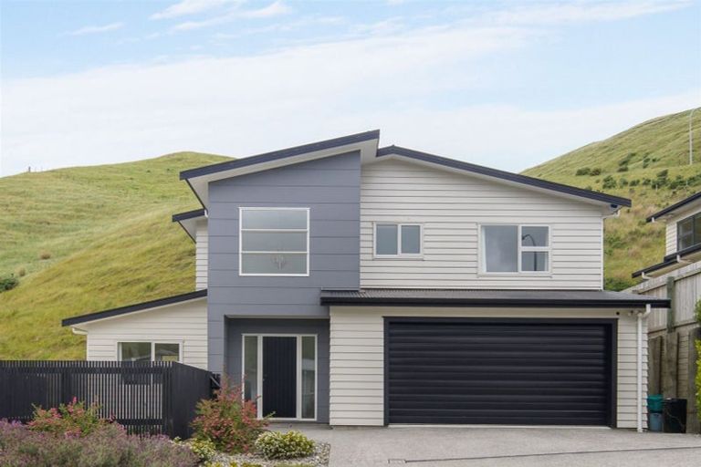 Photo of property in 7 Prestwich Rise, Churton Park, Wellington, 6037