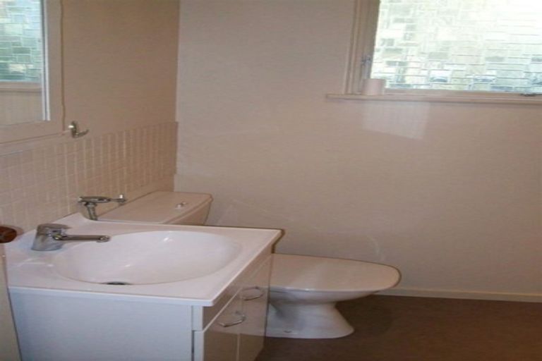 Photo of property in 2/61 Brockworth Place, Riccarton, Christchurch, 8011