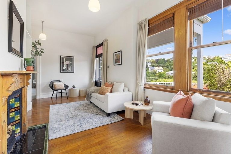 Photo of property in 40 Fairview Crescent, Kelburn, Wellington, 6012