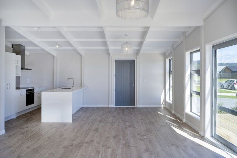 Photo of property in 8 Ngaroma Crescent, Whitianga, 3510