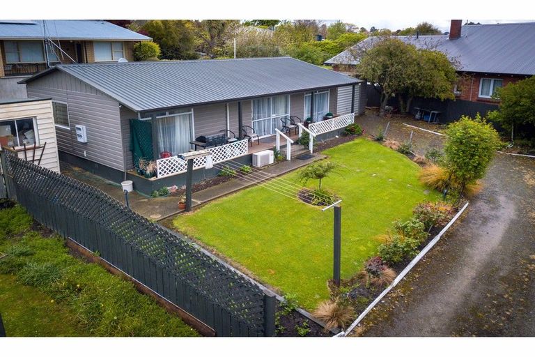 Photo of property in 12-12a Campbell Street, Maori Hill, Timaru, 7910