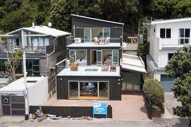 Photo of property in 10 Ocean Parade, Pukerua Bay, 5026