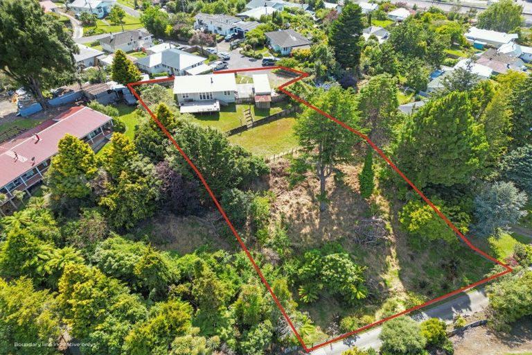 Photo of property in 2 Rolfe Place, Taihape, 4720