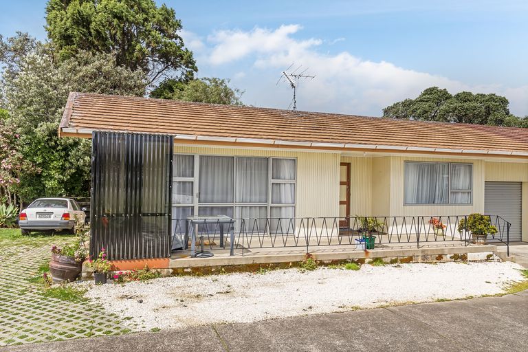 Photo of property in 1/6 Sunnybrae Road, Hillcrest, Auckland, 0627