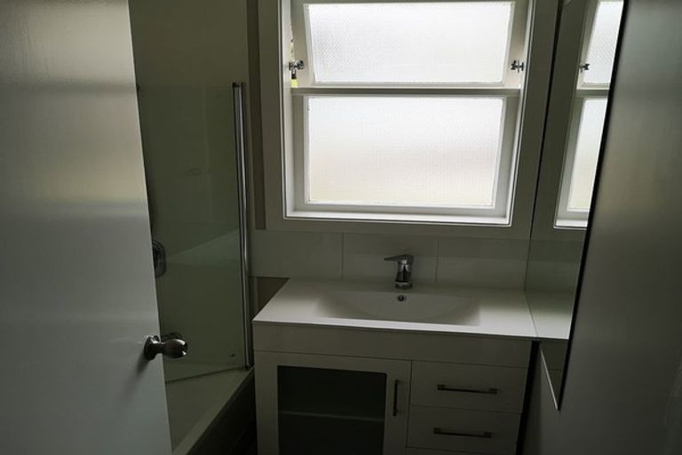 Photo of property in 187 Sievers Grove, Cannons Creek, Porirua, 5024