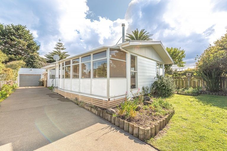 Photo of property in 47 Bamber Street, Castlecliff, Whanganui, 4501
