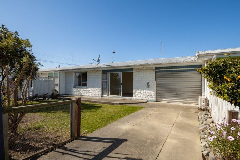 Photo of property in 2/138 Budge Street, Riversdale, Blenheim, 7201