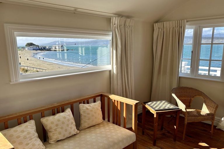 Photo of property in 163 Marine Parade, Seatoun, Wellington, 6022