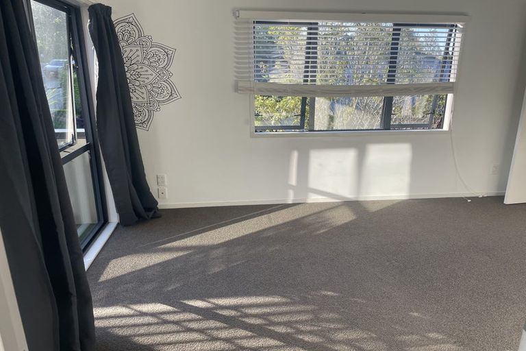 Photo of property in 48 Tauhinu Road, Greenhithe, Auckland, 0632