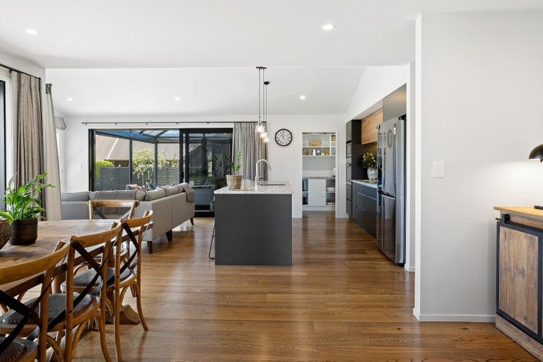 Photo of property in 20 Topping Place, Whitianga, 3510