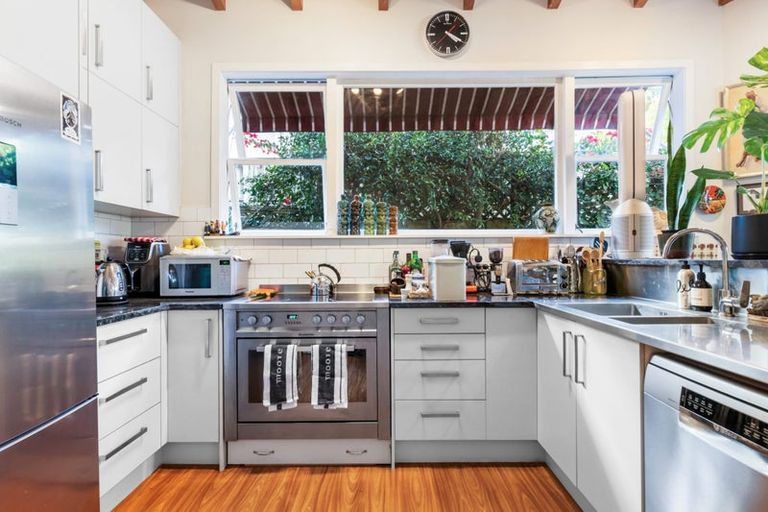 Photo of property in 20 Lake Road, Devonport, Auckland, 0624