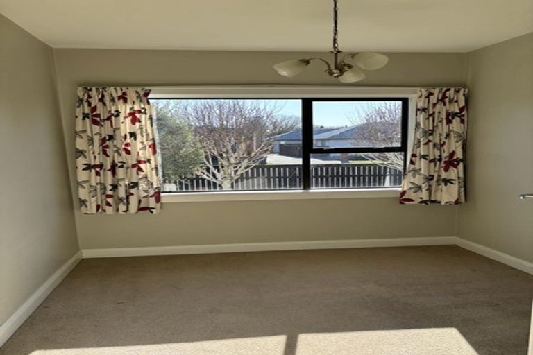 Photo of property in 11 Wittys Road, Avonhead, Christchurch, 8042