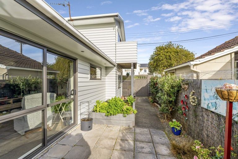 Photo of property in 1 Waiuta Street, Titahi Bay, Porirua, 5022