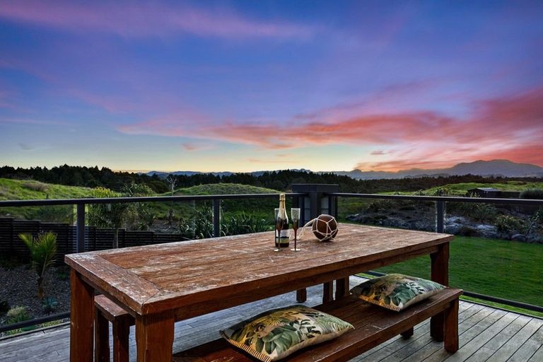 Photo of property in 72 Mangatawhiri Road, Omaha, Warkworth, 0986