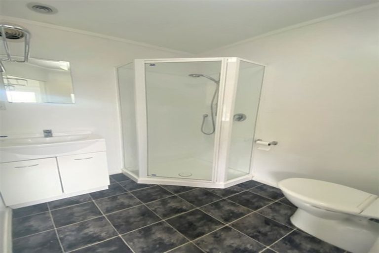 Photo of property in 3 Montgomery Avenue, Karori, Wellington, 6012