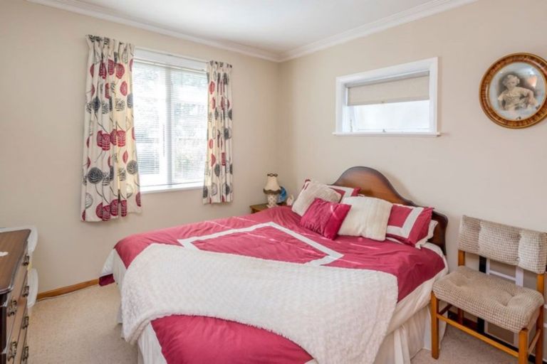 Photo of property in 3 Dunbar Street, Levin, 5510