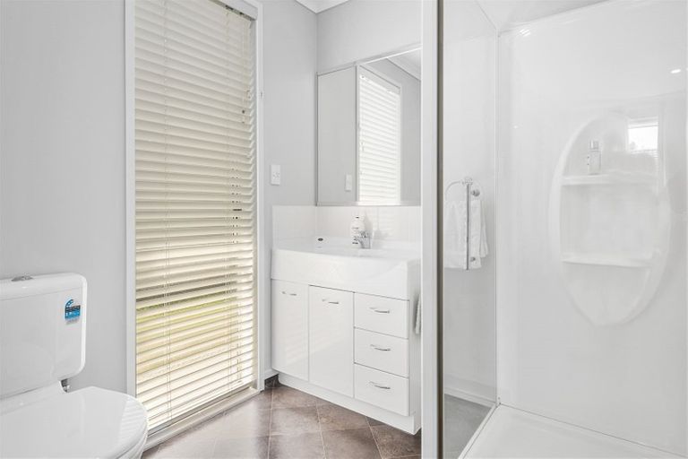 Photo of property in 77 Doncaster Drive, Papamoa Beach, Papamoa, 3118