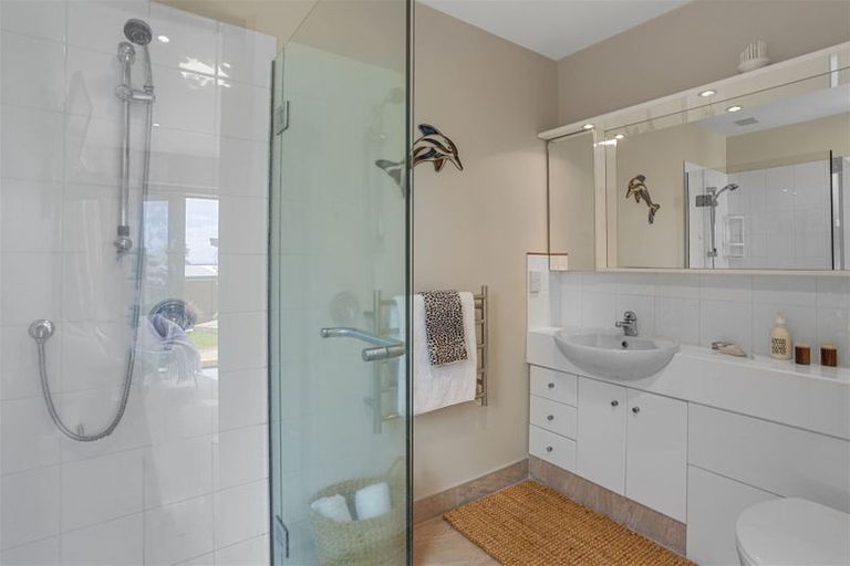 Photo of property in 262a Mount Pleasant Road, Mount Pleasant, Christchurch, 8081