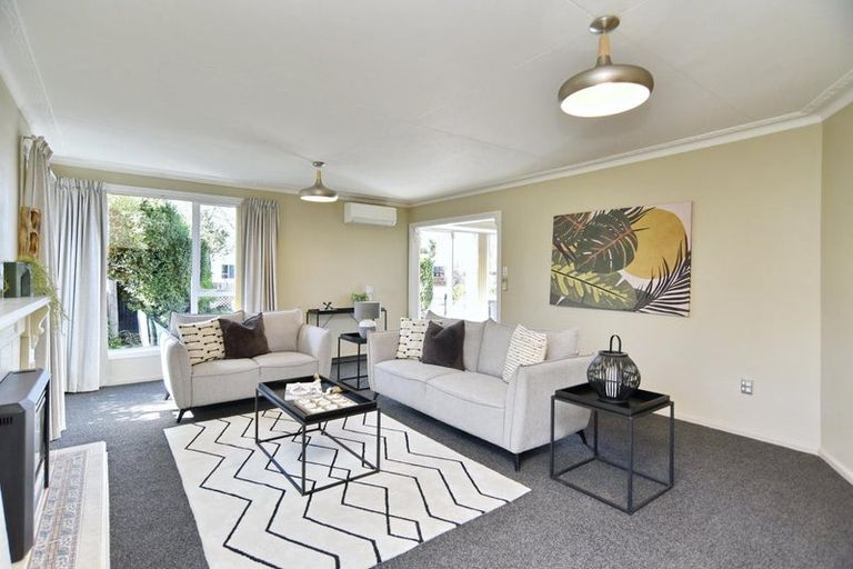 Photo of property in 5 Hannah Place, Redwood, Christchurch, 8051