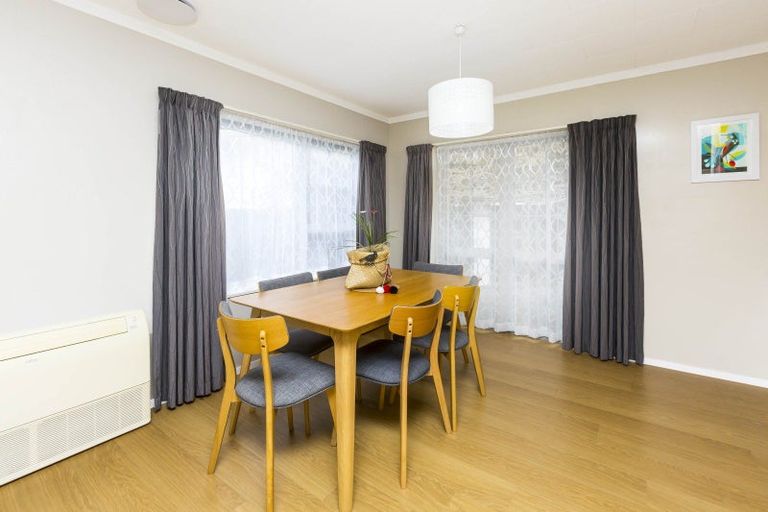 Photo of property in 4 Roband Crescent, Brown Owl, Upper Hutt, 5018