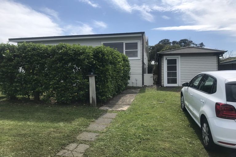 Photo of property in 4 Tobruk Crescent, Milford, Auckland, 0620