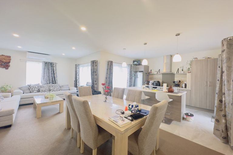 Photo of property in 61 Grove Road, Papakura, 2110