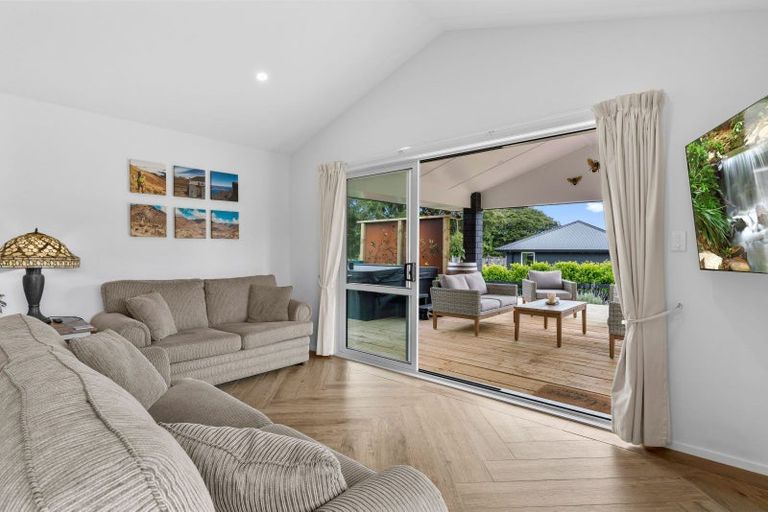 Photo of property in 25 Capstone Place, Te Kamo, 0185