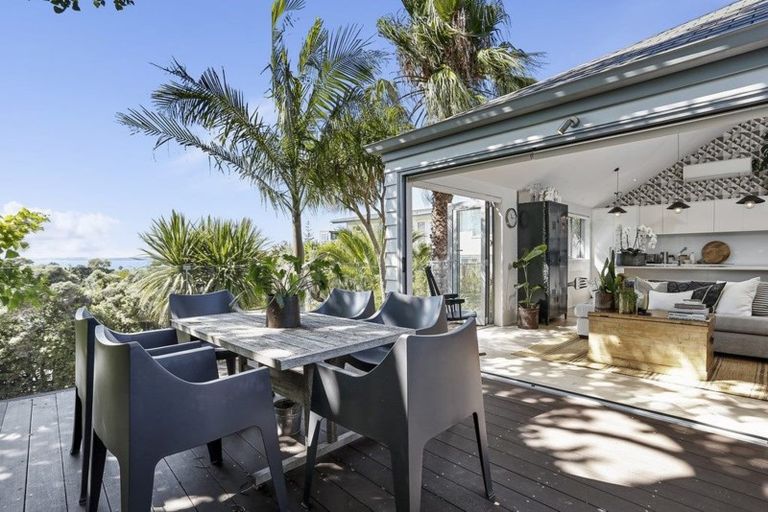 Photo of property in 3/40 Kowhai Road, Campbells Bay, Auckland, 0630