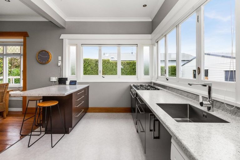 Photo of property in 190 Vigor Brown Street, Napier South, Napier, 4110